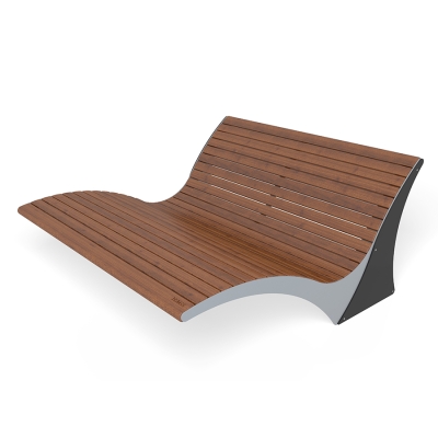 Η ξαπλώστρα Solberga είναι μια ανθεκτική επιλογή εξωτερικού χώρου χαλάρωσης, ιδανική για κοινοτικά πάρκα, ανοιχτούς χώρους και χώρους χαλάρωσης. Με πλάτος 1,8 μέτρων, φιλοξενεί άνετα πολλαπλούς χρήστες, παρέχοντας ένα ευρύχωρο και φιλόξενο μέρος για χαλάρωση. Σχεδιασμένη για άνεση, η Solberga ενθαρρύνει τους επισκέπτες να απολαύσουν την ύπαιθρο και το διαχρονικό ξύλινο προφίλ της συμπληρώνει τη σειρά Sofiero για μια ομοιόμορφη εμφάνιση σε οποιοδήποτε εξωτερικό περιβάλλον. Αυτή η παραλλαγή έχει αγκύρωση επί του εδάφους και είναι σε χρώμα καφέ ξύλου, με γκρι και μαύρο μεταλλικό σκελετό.