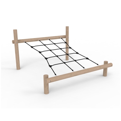 Το κεκλιμένο δίχτυ αναρρίχησης προσφέρει μια συναρπαστική και διασκεδαστική εμπειρία αναρρίχησης για παιδιά. Ο σχεδιασμός του, με ένα κεκλιμένο δίχτυ στερεωμένο ανάμεσα σε δύο στιβαρές ξύλινες δοκούς, απαιτεί ισορροπία και συντονισμό. Καθώς τα παιδιά κινούνται πάνω στο δίχτυ, προσαρμόζουν το πάτημά τους και δοκιμάζουν τα όριά τους, η σωματική τους δύναμη, οι κινητικές τους δεξιότητες, η ικανότητα ισορροπίας και η αίσθηση της αφής εξασκούνται μέσω της αλληλεπίδρασης με τα ποικίλα υλικά. Ο εξοπλισμός παρέχει επίσης χώρο για πολλά παιδιά να προκαλέσουν τον εαυτό τους ταυτόχρονα, προωθώντας τις δεξιότητες ομαδικής εργασίας και τις κοινωνικές αλληλεπιδράσεις καθώς τα παιδιά βοηθούν και προκαλούν το ένα το άλλο στην πορεία.