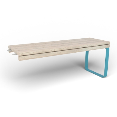 Το στενό τραπέζι Rosenlund με μονόπλευρα πόδια είναι ένα αρθρωτό κομμάτι σχεδιασμένο για να ενσωματώνεται άψογα με άλλα στοιχεία και μονάδες Rosenlund. Διαθέτοντας πόδια στη μία πλευρά, συνδέεται εύκολα με άλλες μονάδες, δημιουργώντας μια συνεκτική, προσαρμοσμένη διάταξη καθισμάτων ή τραπεζιών. Ιδανικό για προσαρμόσιμες διατάξεις επίπλων εξωτερικού χώρου, αυτό το τραπεζάκι προσφέρει ευελιξία και στυλ σε πάρκα, πλατείες και κοινόχρηστους χώρους. Αυτή η παραλλαγή έχει μπλε μεταλλικά πόδια.